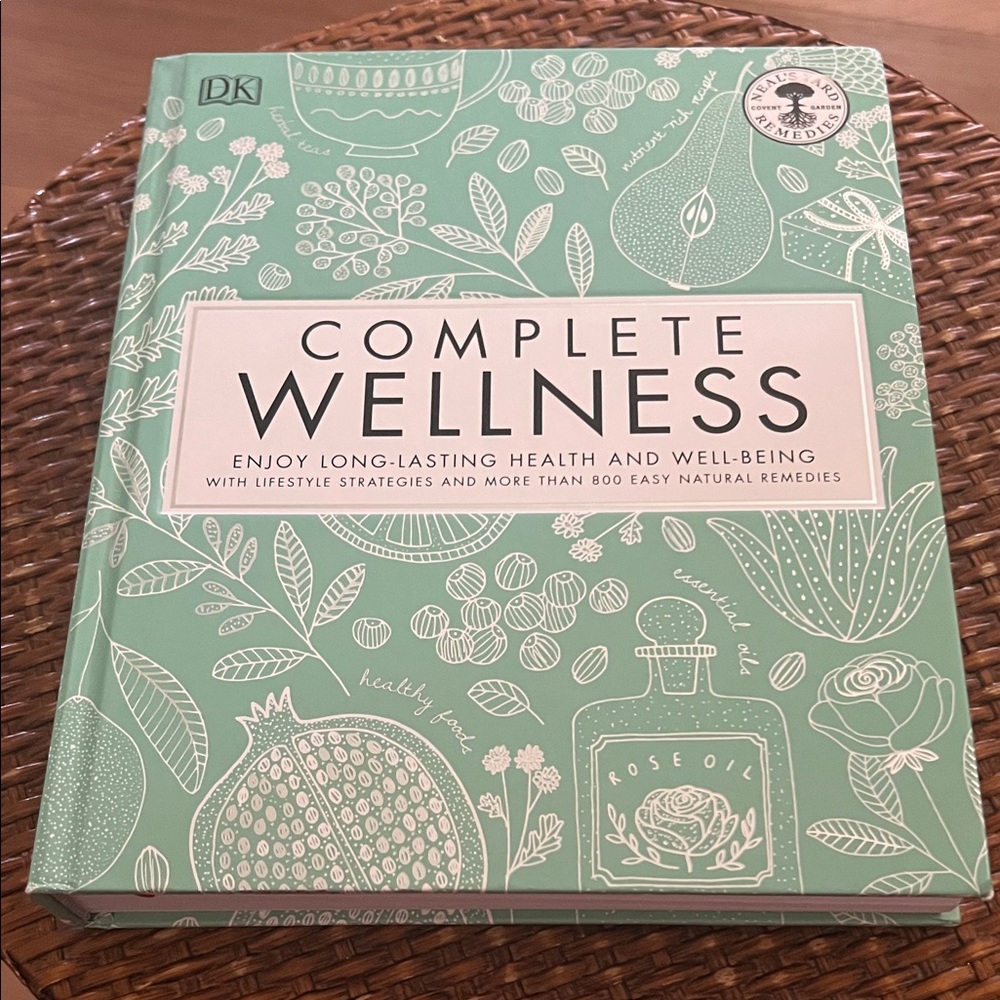 #0968+ Complete Wellness Book by DK